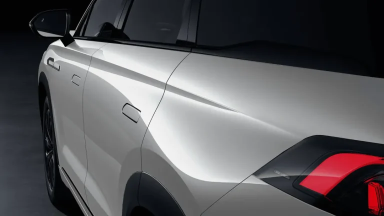 J8_AWD_Waistline_2293e72a2b