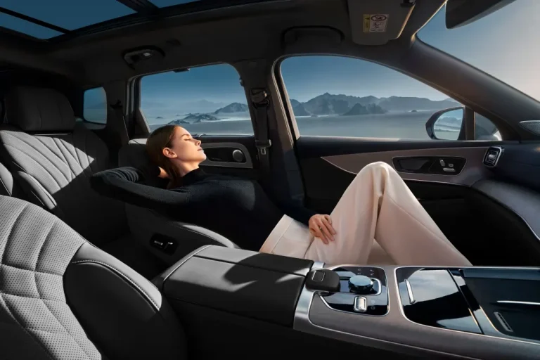 J8_Black_Interior_Soft_Comfortable_Copilot_aec79e2dfc (1)