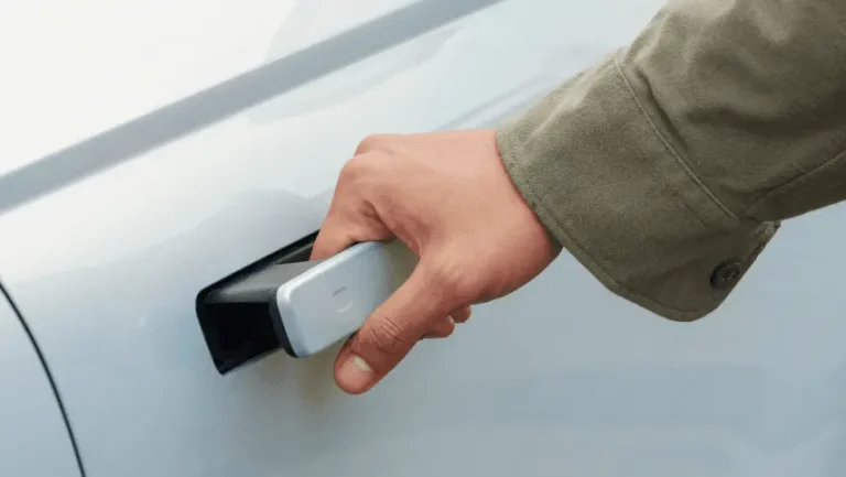 Retractable_handles_d1706f71fe